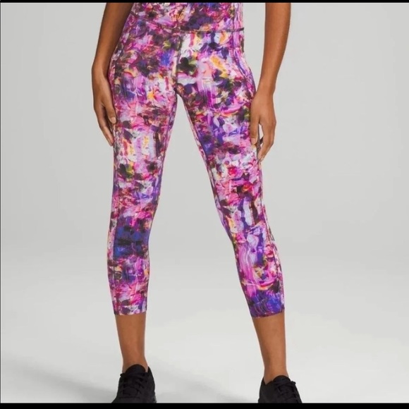 Lululemon SEAWHEEZE Fast And Free - Picture 3 of 6